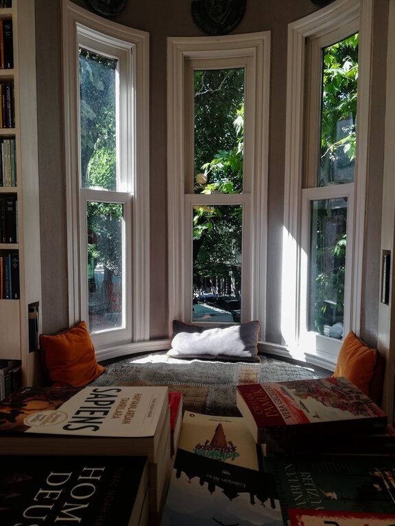 Tips for Creating a Cozy Reading Nook in Any Room of Your Home